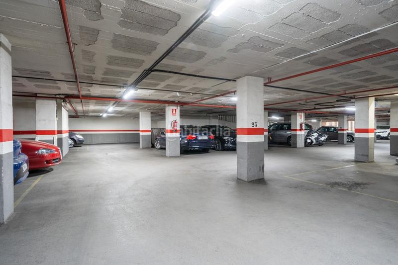 Foto fb2ee0f6-6861-45a0-b104-cc2af7c599ea. Alquiler parking coche en calle enamorats 101 en El Camp de l´Arpa del Clot Barcelona