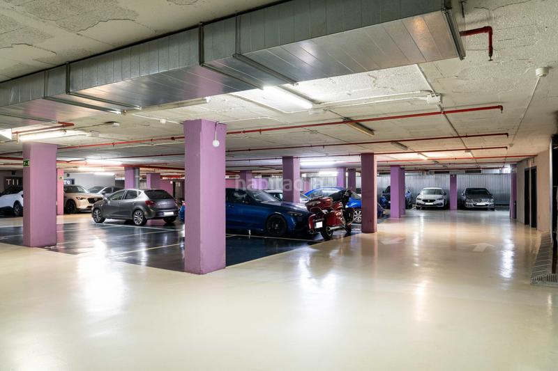 Foto b522ba67-ce09-4938-886d-b35e46a79337. Miete motorradparkplatz in calle esteve terradas 17 in Barcelona