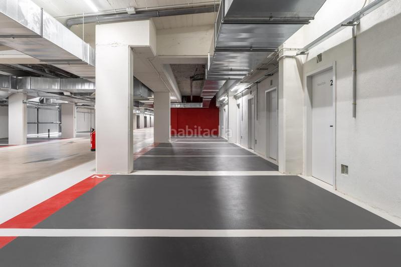 Foto f9252ed4-caca-41f8-bef6-a354cf64e8ff. Alquiler parking coche en avenida sant joan despi 4 en Sant Joan Despí