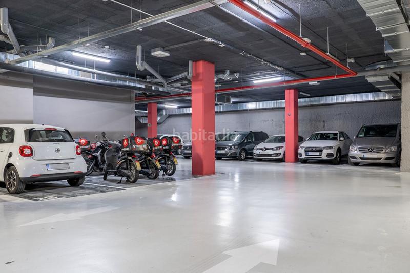 Foto 290072a4-06be-4da2-aaa0-652b6fd2f934. Alquiler parking moto en calle lepant 199 en Fort Pienc Barcelona