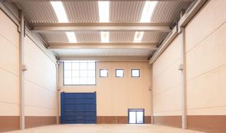 Rent Industrial building in Calle fusters nave 26 nave
