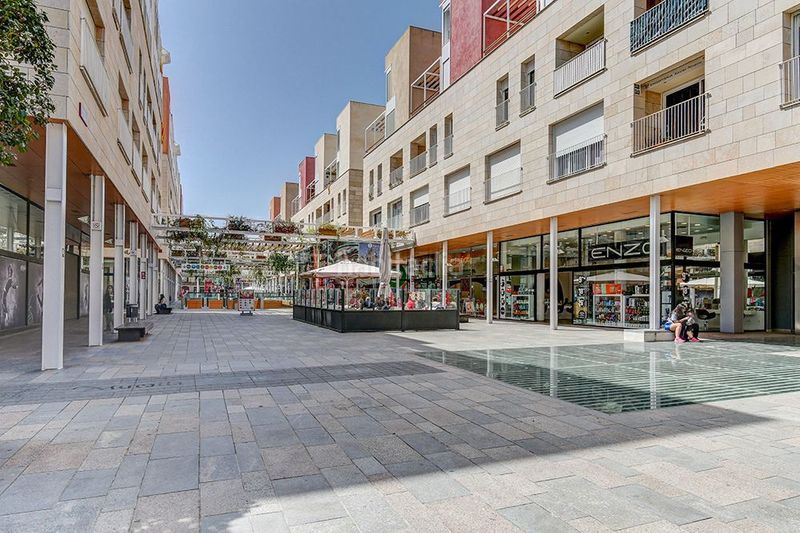 Foto 2683247d-a37a-4864-891b-12f85f875a6f. Alquiler local comercial en calle raval del pallol 1 en Reus