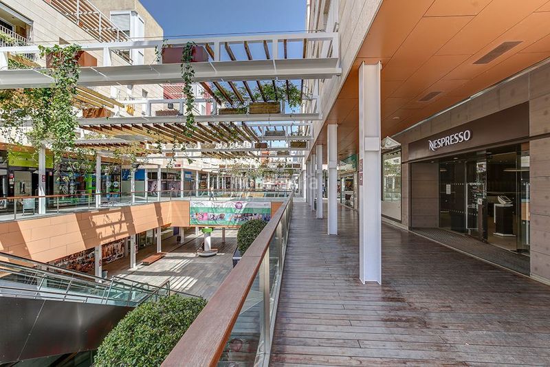 Foto 32ba75fe-c7ac-43a7-a9a4-d9746cbbb0c4. Alquiler local comercial en calle raval del pallol 1 en Reus