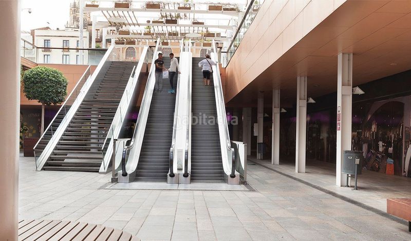 Foto 5f2779e4-5bd7-4316-8ae0-7f99ccf62821. Alquiler local comercial en calle raval del pallol 1 en Reus