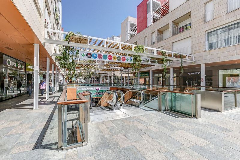 Foto a3465b08-8917-4875-8319-51f77ae4e697. Alquiler local comercial en calle raval del pallol 1 en Reus