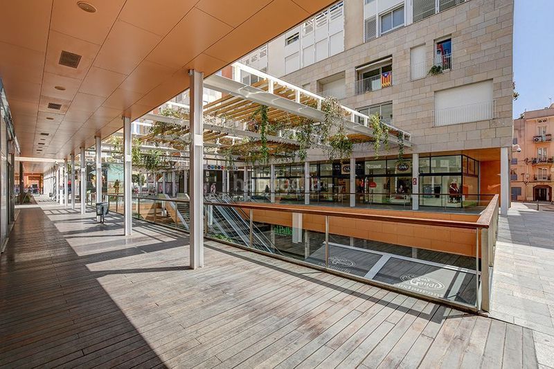 Foto bdf5b4e6-d30c-458d-a151-45333bfa7f46. Alquiler local comercial en calle raval del pallol 1 en Reus