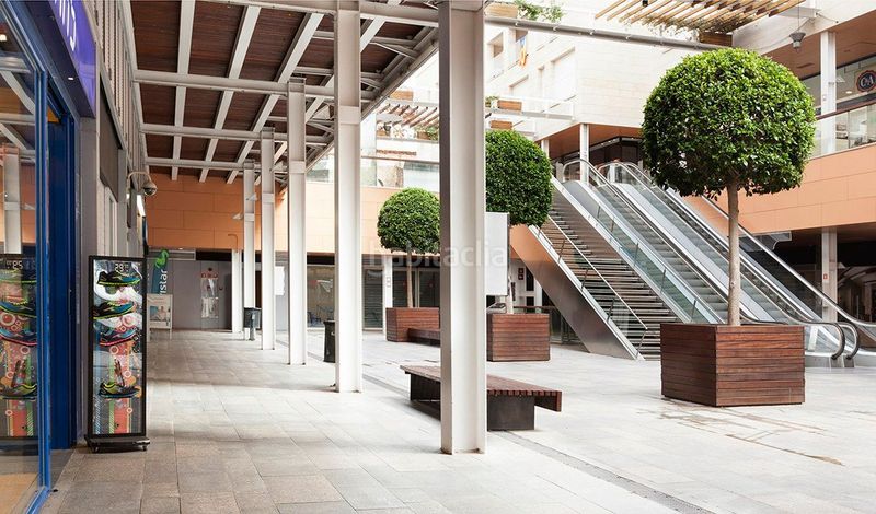 Foto c398699d-804a-4974-9f96-f14b3ebcb9d0. Alquiler local comercial en calle raval del pallol 1 en Reus