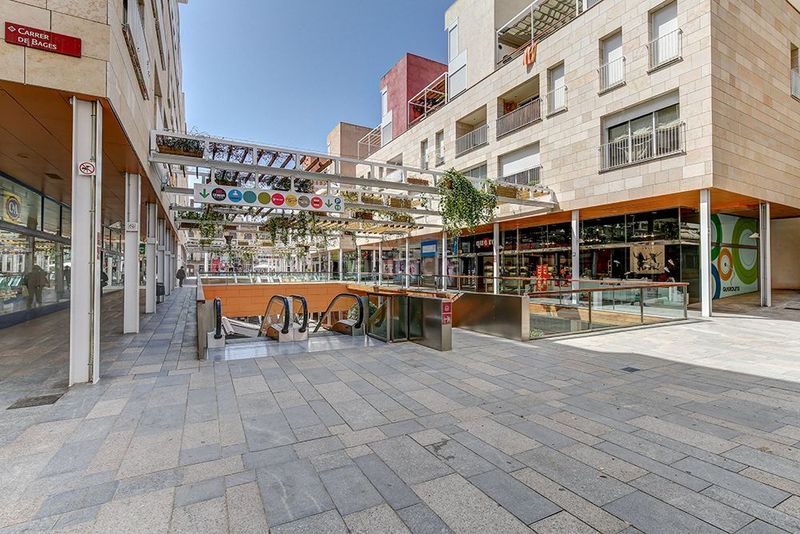 Foto c423b308-b888-48f3-98a8-7e36712be53c. Alquiler local comercial en calle raval del pallol 1 en Reus