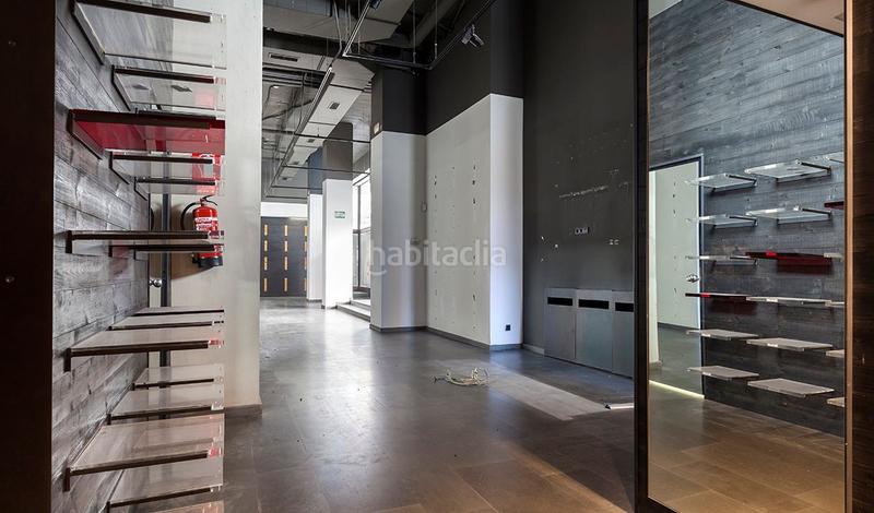 Foto f2f92a81-b8fb-447c-a213-dcd90c860570. Alquiler local comercial en calle raval del pallol 1 en Reus