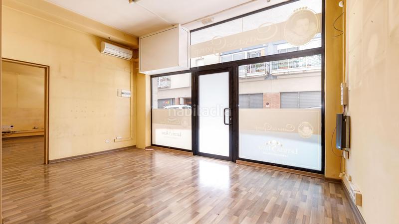 Foto 872b5225-2900-4f67-be51-ce0376352b36. Lloguer local comercial a europa 3 a Sant Narcis Girona