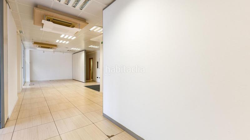 Foto bf69edd5-aa76-45cc-a949-37e1531fd538. Location bureau dans calle consell de cent 334 dans Barcelona