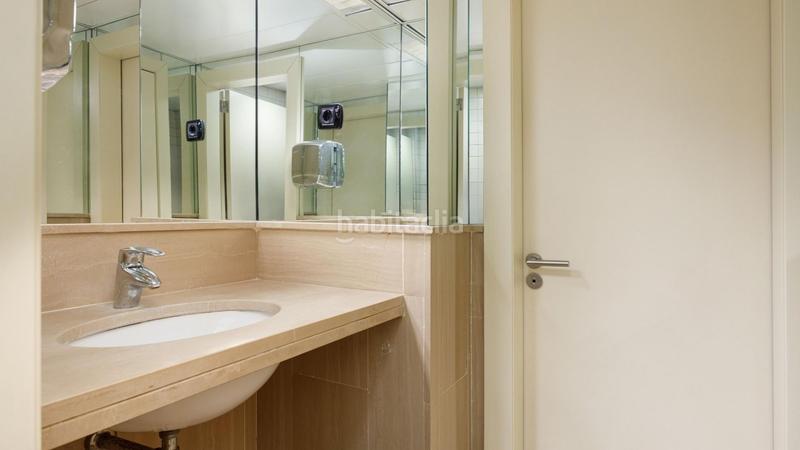 Foto c70b22fc-9678-49e3-b991-fb39f0de3dfd. Location bureau dans calle consell de cent 334 dans Barcelona