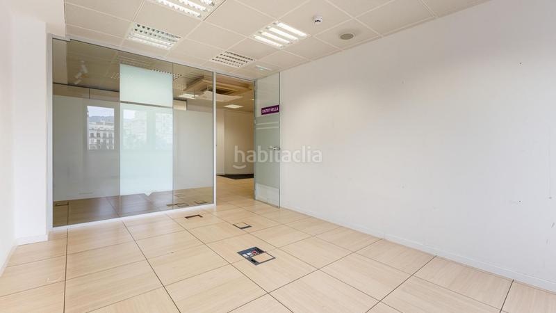 Foto f0347600-3e35-447d-8595-457b61ea3966. Location bureau dans calle consell de cent 334 dans Barcelona
