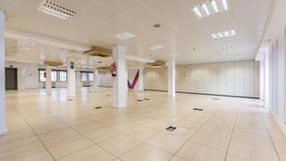 Rent Office space in Calle consell de cent 334