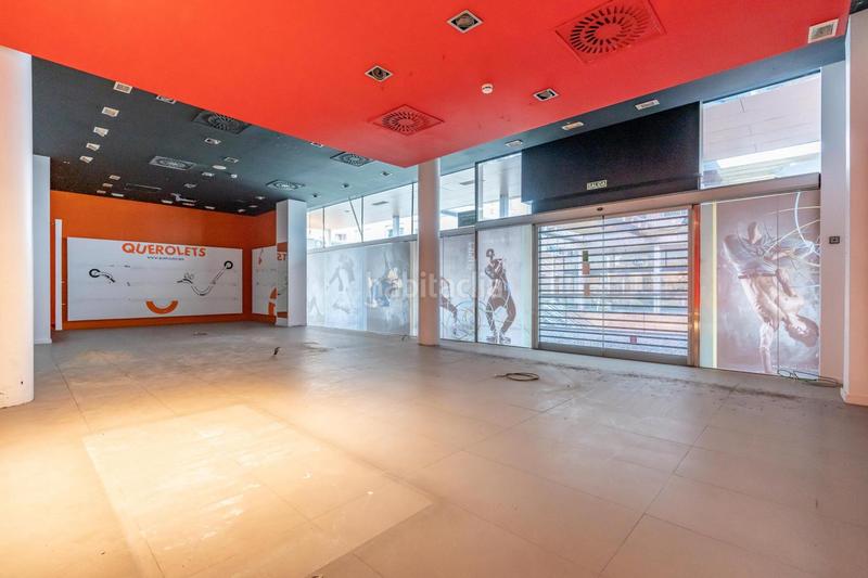 Foto a32ccf00-4df0-49f9-aab1-ce4f9d3dabd6. Alquiler local comercial en calle raval del pallol 1 en Reus
