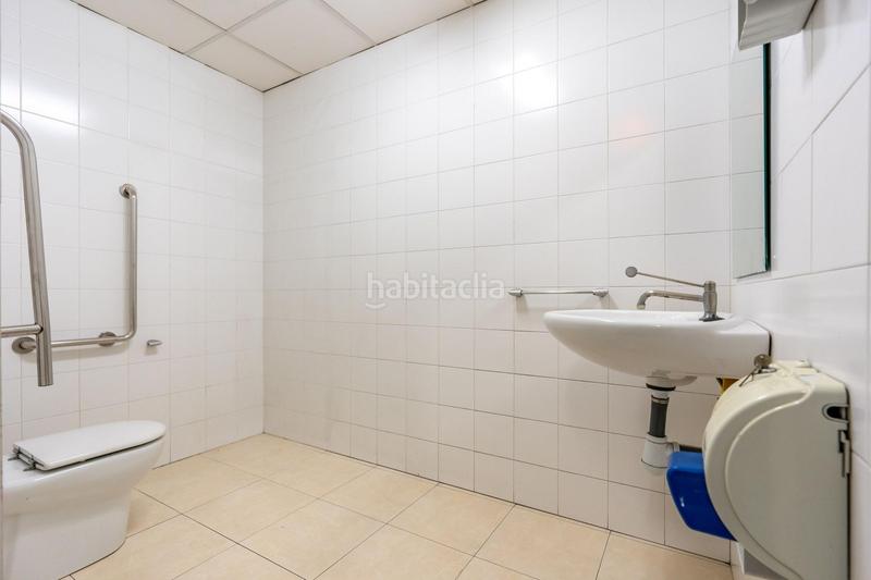 Foto d3f5226b-8879-4166-a529-4fdb4b846803. Alquiler local comercial en calle raval del pallol 1 en Reus