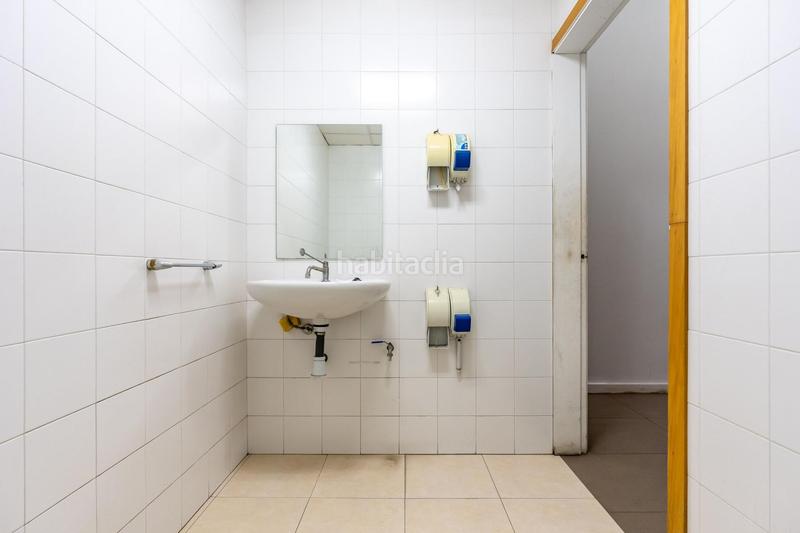 Foto f2e01814-0bfc-4fe1-aaf2-b72942f495a9. Alquiler local comercial en calle raval del pallol 1 en Reus
