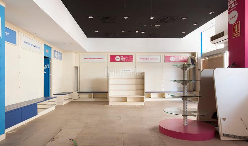 Foto b2fb2f59-33e8-4c2a-b83c-56c4f3ef1a7a. Alquiler local comercial en calle raval del pallol 1 en Reus