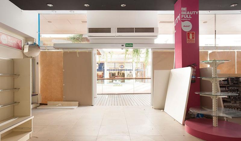 Foto ce870fcd-affe-4960-a22d-6a7b75225264. Alquiler local comercial en calle raval del pallol 1 en Reus
