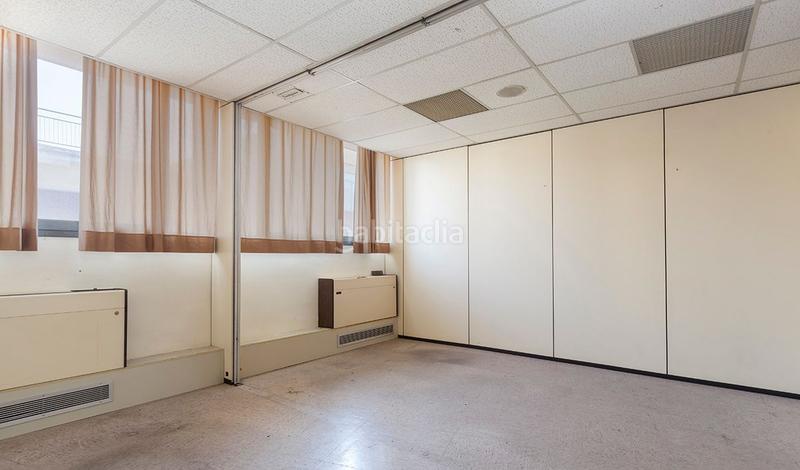 Foto 6d4e0572-2abd-43e1-ac26-ec808442ccb9. Miete büro in calle gracia 53 in Centre Sabadell