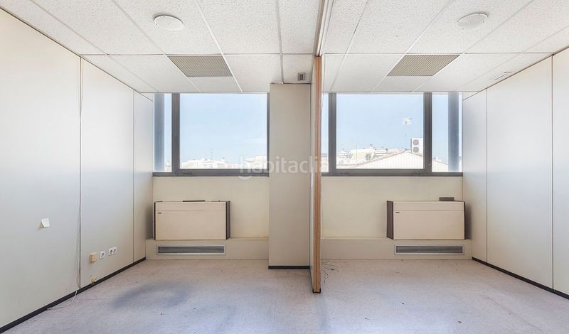 Foto 0e739125-fd1e-46e6-a018-759593adbb64. Rent office space in calle gracia 53 in Centre Sabadell