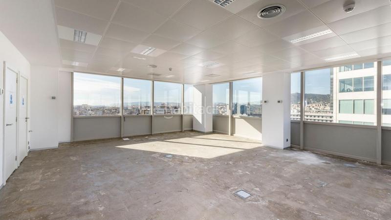 Foto 6f218fbf-89f5-4e97-b298-a31f2bb50ff8. Miete büro in calle tarragona 153 in Hostafrancs Barcelona