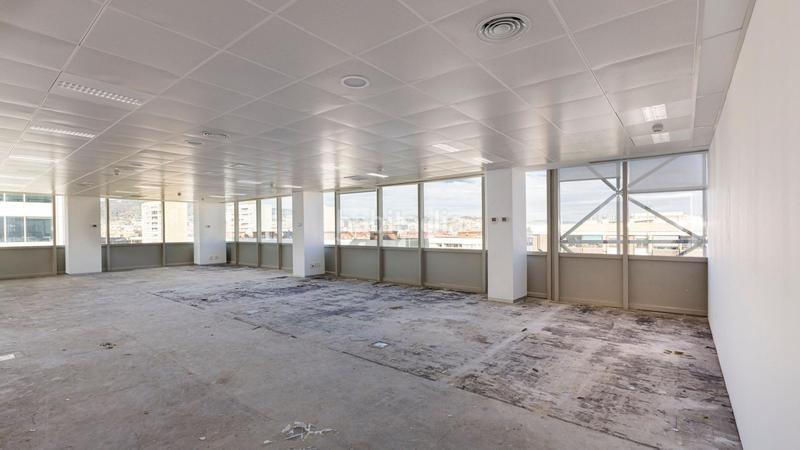 Foto 70155d69-b56a-42b9-bbe2-27facd14af39. Rent office space in calle tarragona 153 in Hostafrancs Barcelona