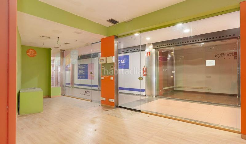 Foto e8f0deec-deaa-4419-bbb8-4c4f1185748b. Alquiler local comercial en calle gracia loca 2-3 pl. baja 53 l en Sabadell