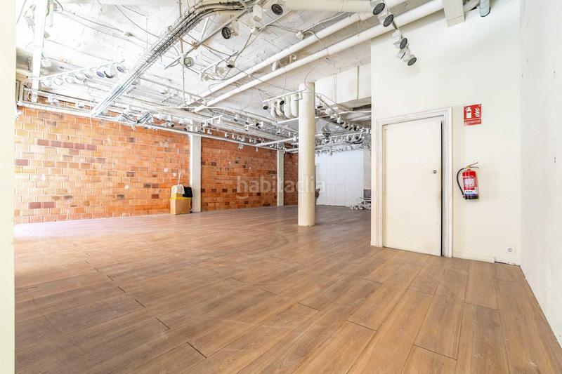 Foto 4002a16b-4ff1-4c05-8755-f62737f427cb. Alquiler local comercial en calle raval del pallol 1 en Reus