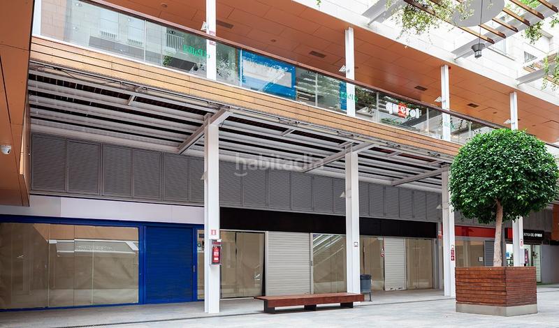 Foto b5b70605-a018-4650-8279-3be80dae6297. Alquiler local comercial en calle raval del pallol 1 en Reus