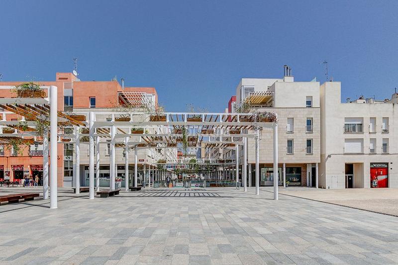 Foto f048aa09-c5c5-4da4-86e6-363f4946af09. Alquiler local comercial en calle raval del pallol 1 en Reus