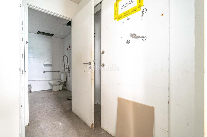 Foto b13bbbdf-c619-4598-a97a-b2a3557a0b24. Location local commercial dans calle raval del pallol 1 dans Reus
