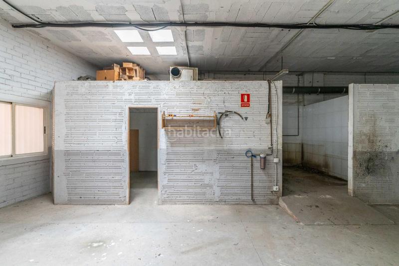 Foto 3eeebf6e-825f-4c53-be80-8db15b61e29f. Alquiler local comercial en calle corredor del gas local 5-6 casa 19 11 l en Reus