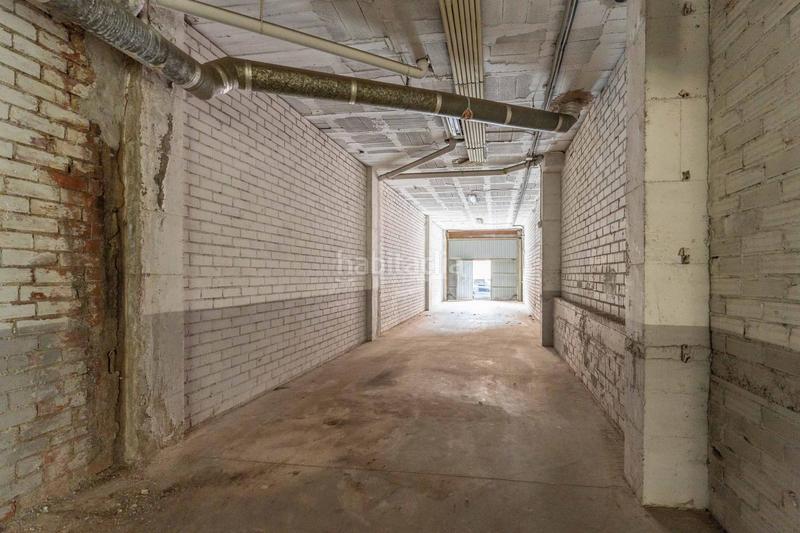 Foto d3f71b5e-858e-4b23-8080-dba61d34f6d4. Alquiler local comercial en calle corredor del gas local 5-6 casa 19 11 l en Reus