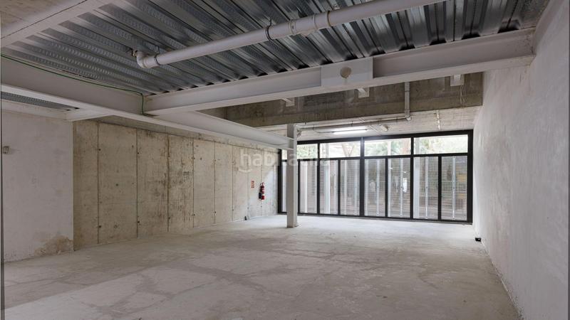 Foto 61c6396a-066a-4f9a-9c65-ea111defb9fb. Alquiler local comercial en calle diputacio en Fort Pienc Barcelona