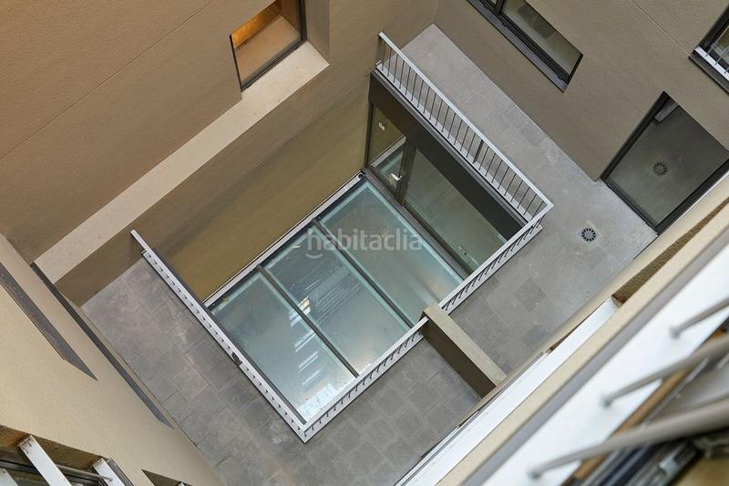 Foto cdffa225-69f2-46d9-84b8-d086731a59aa. Alquiler local comercial en calle diputacio en Fort Pienc Barcelona