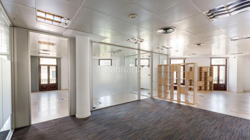 Foto f54ce519-906d-4907-9540-f89a7655da91. Location bureau dans calle roger lluria 35 dans Dreta de l´Eixample Barcelona