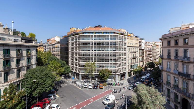 Foto ce6117c1-497d-4d24-8c87-9d2856932af8. Alquiler oficina en calle roger lluria 35 en Dreta de l´Eixample Barcelona