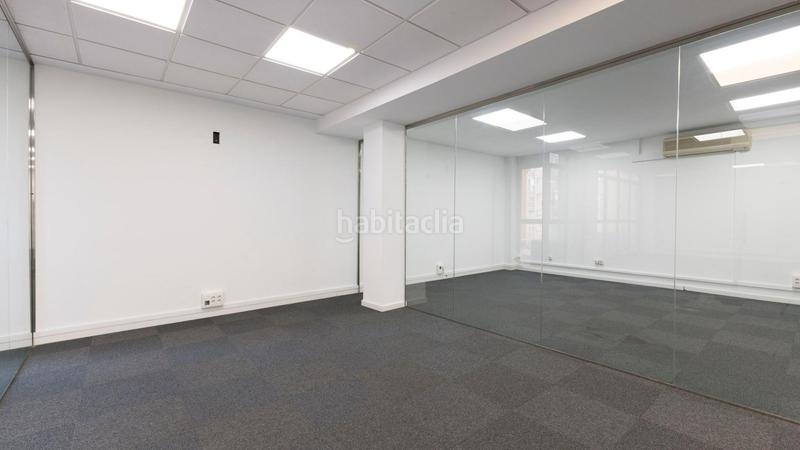 Foto 0bfeea35-cb47-4c9f-8dd2-d0621860cbf7. Alquiler oficina en calle sepulveda 143 en Sant Antoni Barcelona