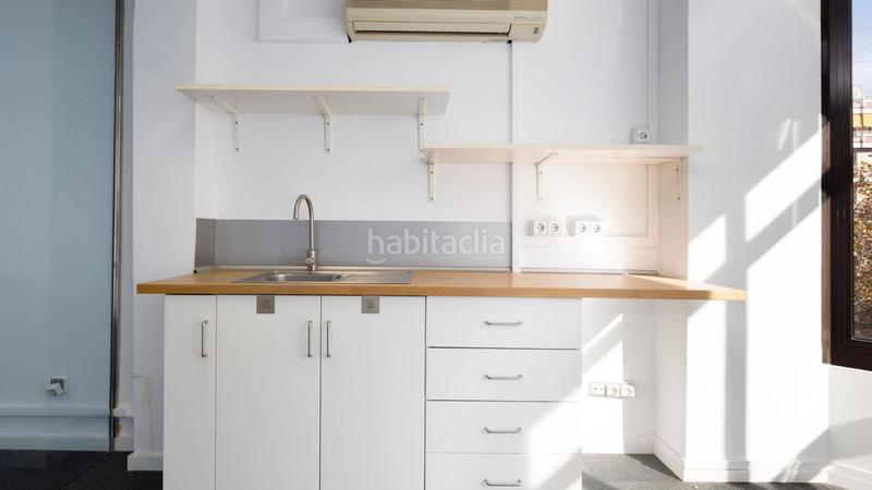 Foto 28d99206-20e0-4eff-bdf0-c1b3541f9452. Alquiler oficina en calle sepulveda 143 en Sant Antoni Barcelona