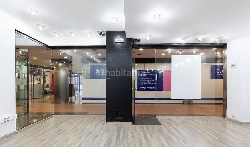Foto 93e98632-5b51-4846-8602-7fe72e94e2b2. Alquiler local comercial en calle gracia local 23-24 pl. baja 53 l en Sabadell