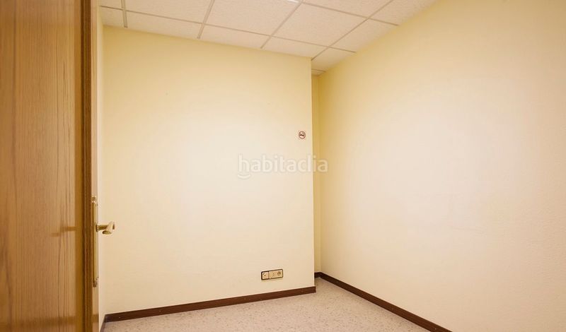 Foto 12a1ddaf-a7f1-4c52-9cc8-1d32637a7e4f. Rent office space in de las palmeras 6 in Centre Figueres