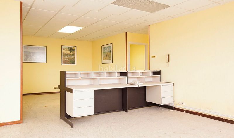 Foto 6f0eb6c6-9ac2-40df-aa32-d938817b9431. Rent office space in de las palmeras 6 in Centre Figueres