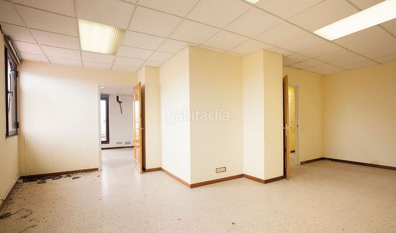 Foto b3fc52b8-abc3-4626-857e-1f4a35845f1c. Rent office space in de las palmeras 6 in Centre Figueres