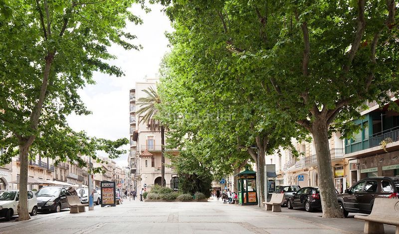 Foto e4d66aeb-f156-4f2f-b917-ca52a1608f11. Rent office space in de las palmeras 6 in Centre Figueres