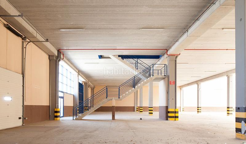 Foto 1fec774f-df68-464d-8d80-963fad6b2442. Alquiler nave industrial en calle fusters nave 32 nave en Valls