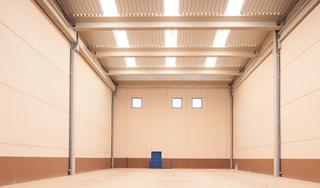 Rent Industrial building in Calle fusters nave 32 nave
