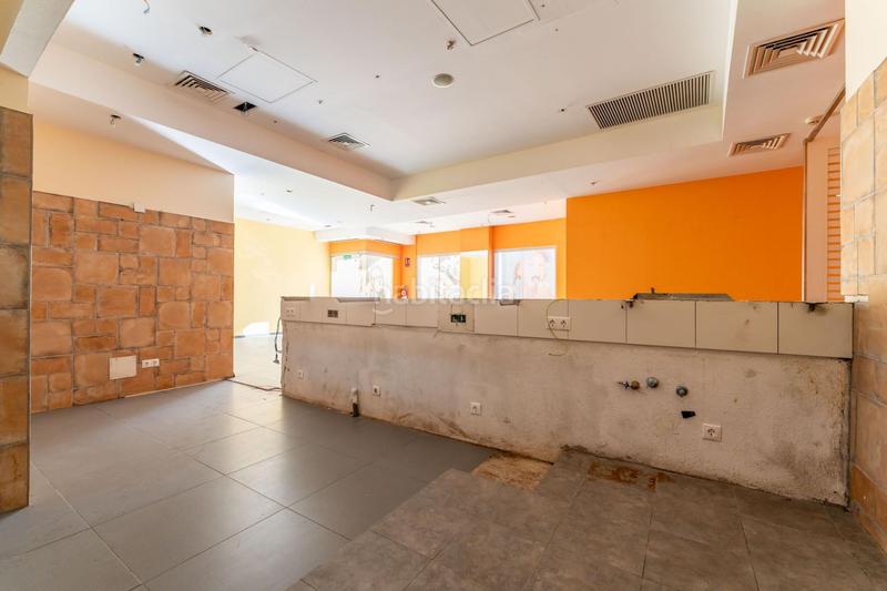 Foto 45deb678-6651-478f-88bc-d0626cd625a8. Alquiler local comercial en calle raval del pallol 1 en Reus
