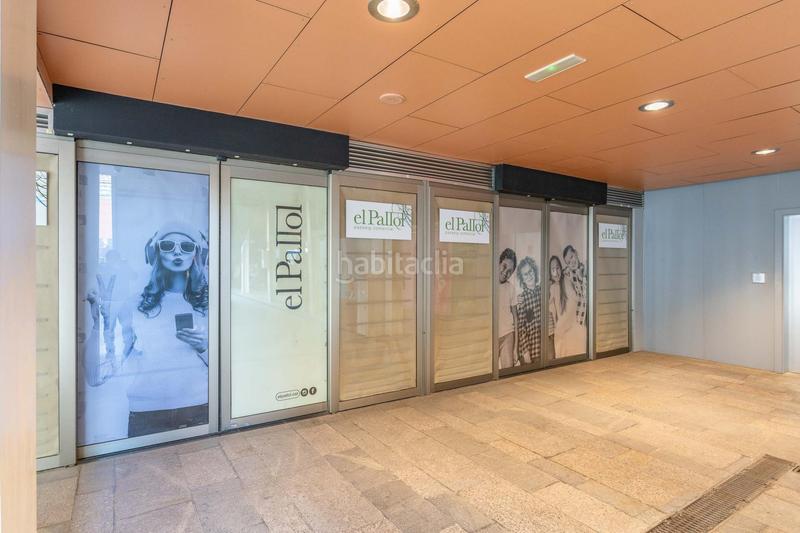 Foto f2dc9931-7132-4217-a97c-1353f11170a4. Alquiler local comercial en calle raval del pallol 1 en Reus