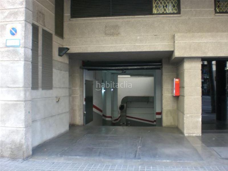 Foto d8cf662b-db06-4def-95ff-cd16e14aa37a. Alquiler parking moto en calle consell de cent 216 en Barcelona